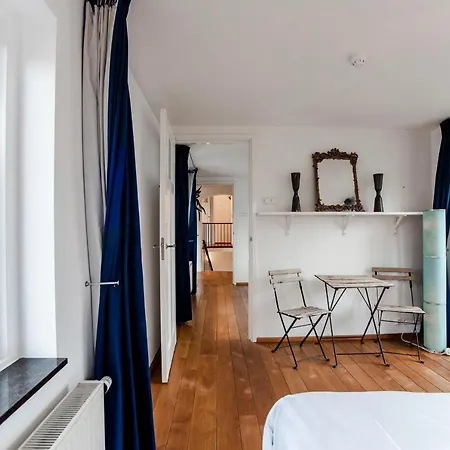 Vila Family Behind The Zandvoort