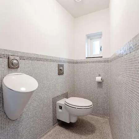 Vila Family Behind The *