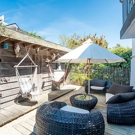 Family Behind The Vila Zandvoort