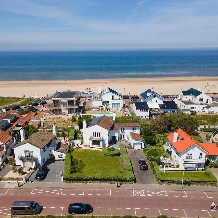 Family Behind The * Zandvoort