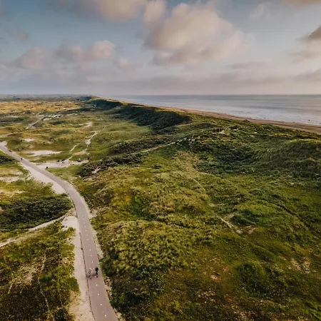 Family Behind The Zandvoort