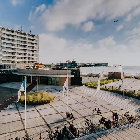 Vila Family Behind The