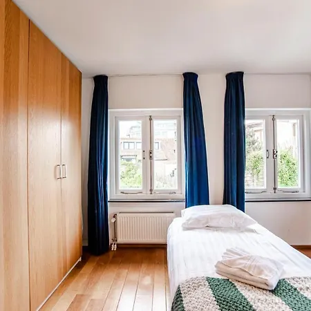 Family Behind The Zandvoort